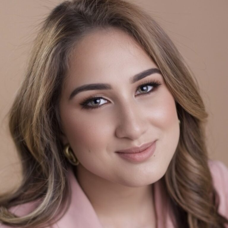 Headshot of Rebe Malaret.